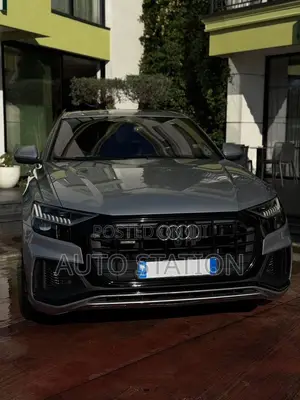 Audi Q8