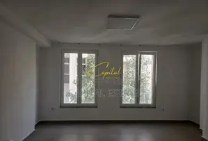 ZYRE ME QIRA 74 M2 STADIUMI AIR ALBANIA 1.250 EURO