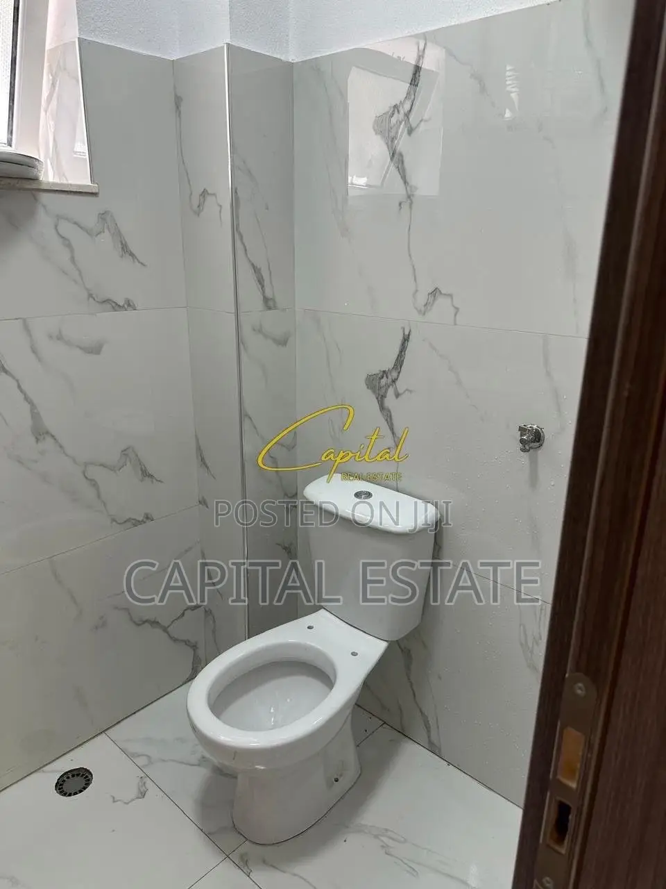 DYQAN ME QIRA 31 M2 AMBASADA AMERIKANE 400 EURO