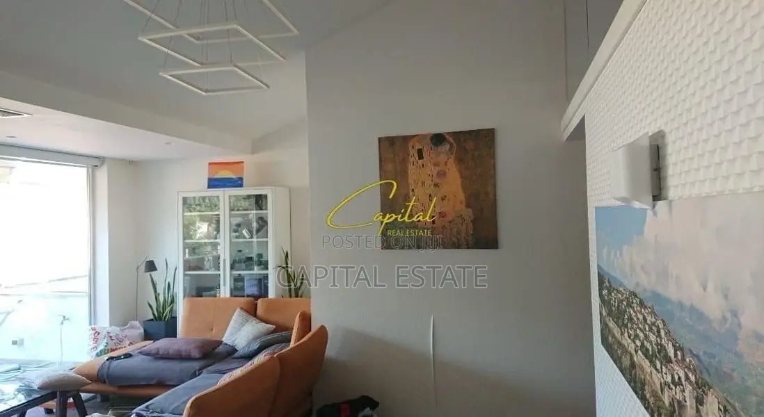 PENTHOUSE ME QIRA 4+1 LIQENI I THATE 1.750 EURO