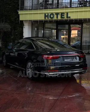 Audi A8L