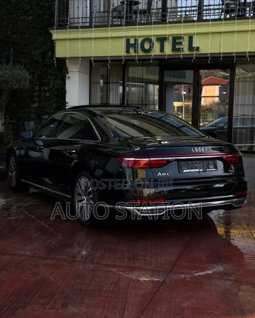 Audi A8L