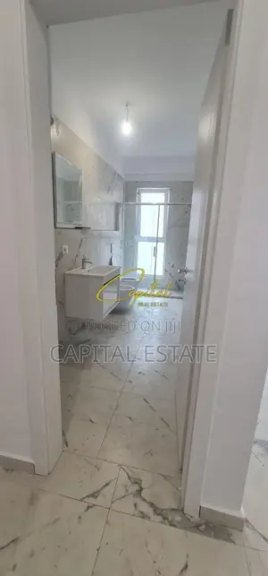 ZYRE ME QIRA 79 M2 RRUGA DRITAN HOXHA 45.000 LEKE