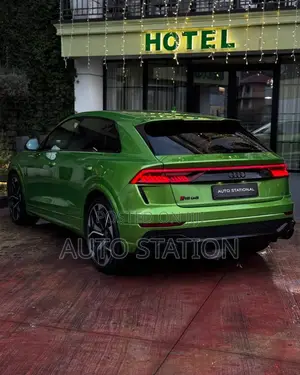 Audi RSQ8