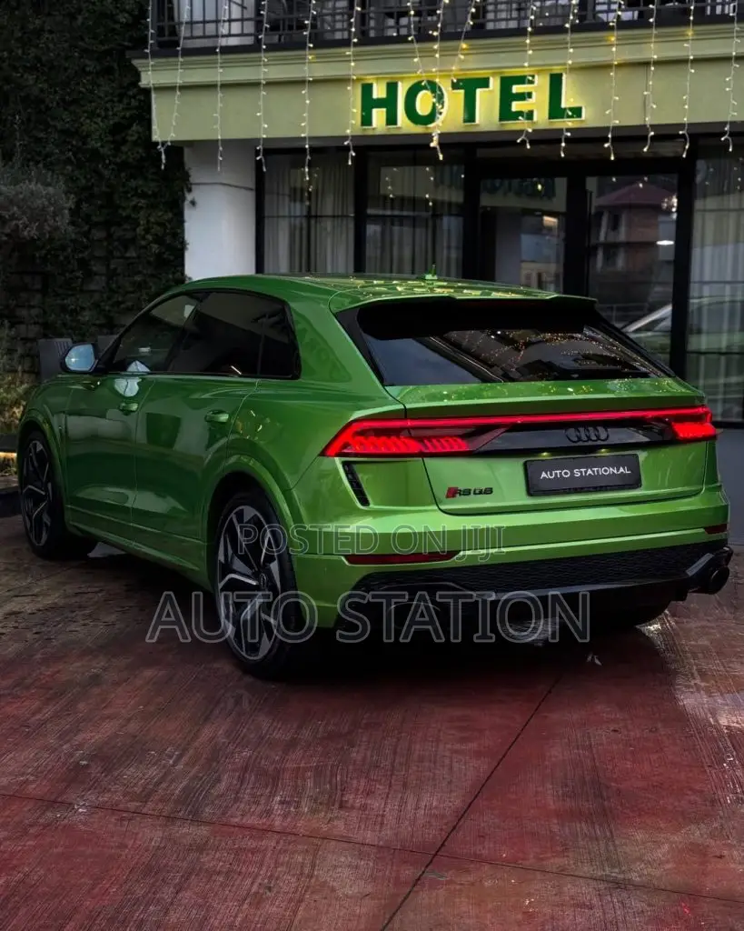 Audi RSQ8