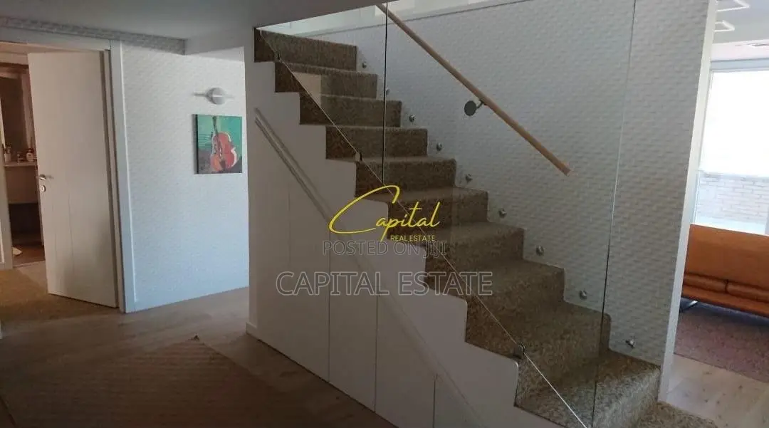 PENTHOUSE ME QIRA 4+1 LIQENI I THATE 1.750 EURO