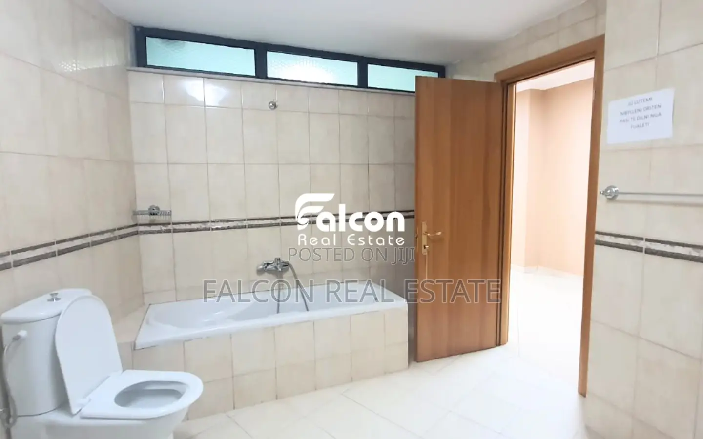 Apartament me qera – Qendër, Tiranë