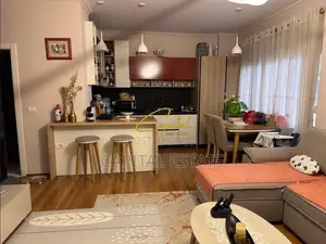 APARTAMENT ME QIRA 1+1 LIQENI ARTIFICIAL 800 EURO