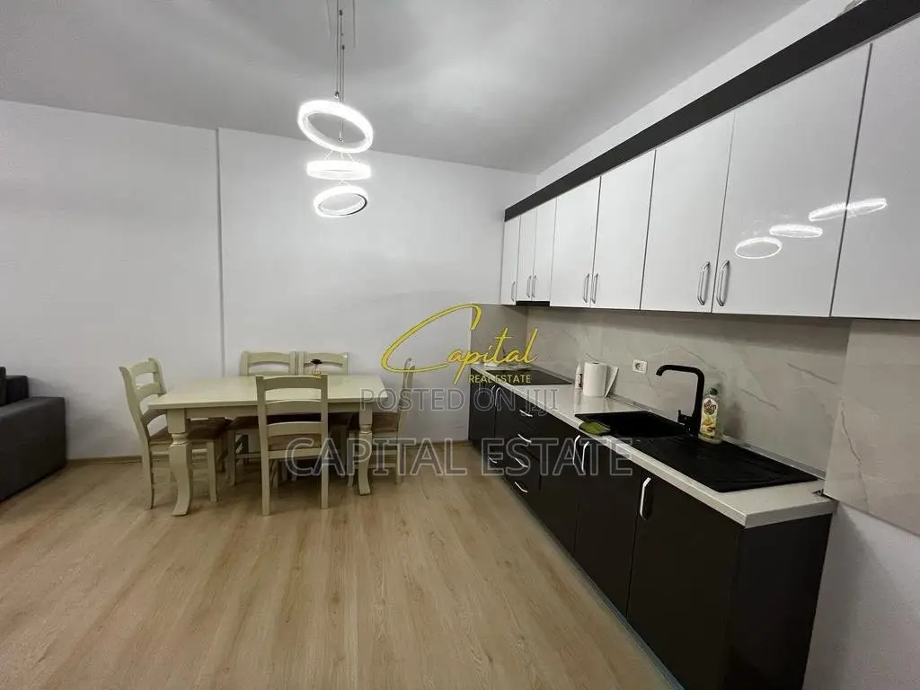 APARTAMENT ME QIRA 2+1 ISH STACIONI TRENIT 700 EURO