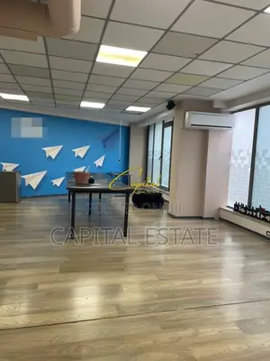 ZYRE ME QIRA 306 M2 RRUGA E DIBRES 3.400 EURO