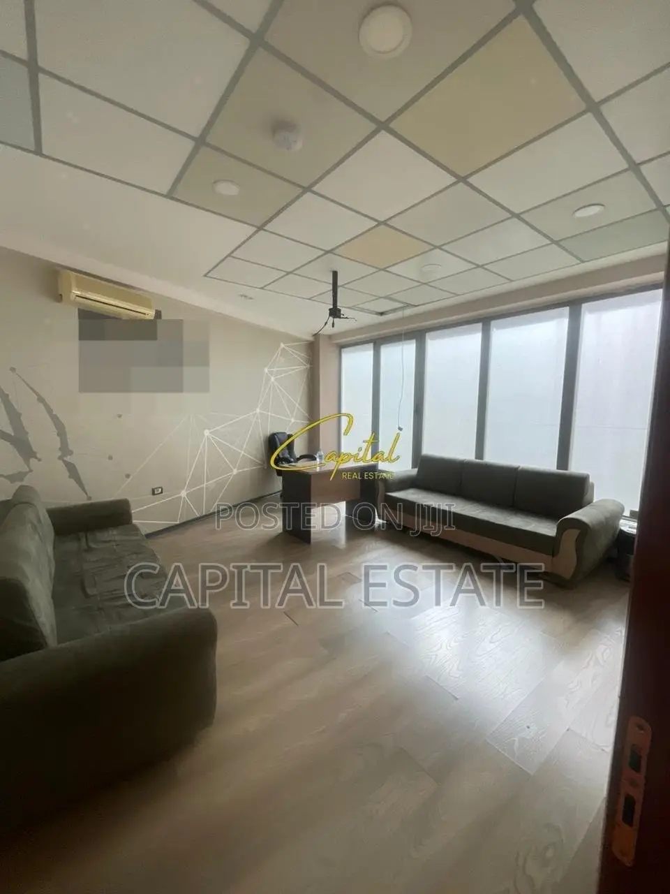 ZYRE ME QIRA 306 M2 RRUGA E DIBRES 3.400 EURO