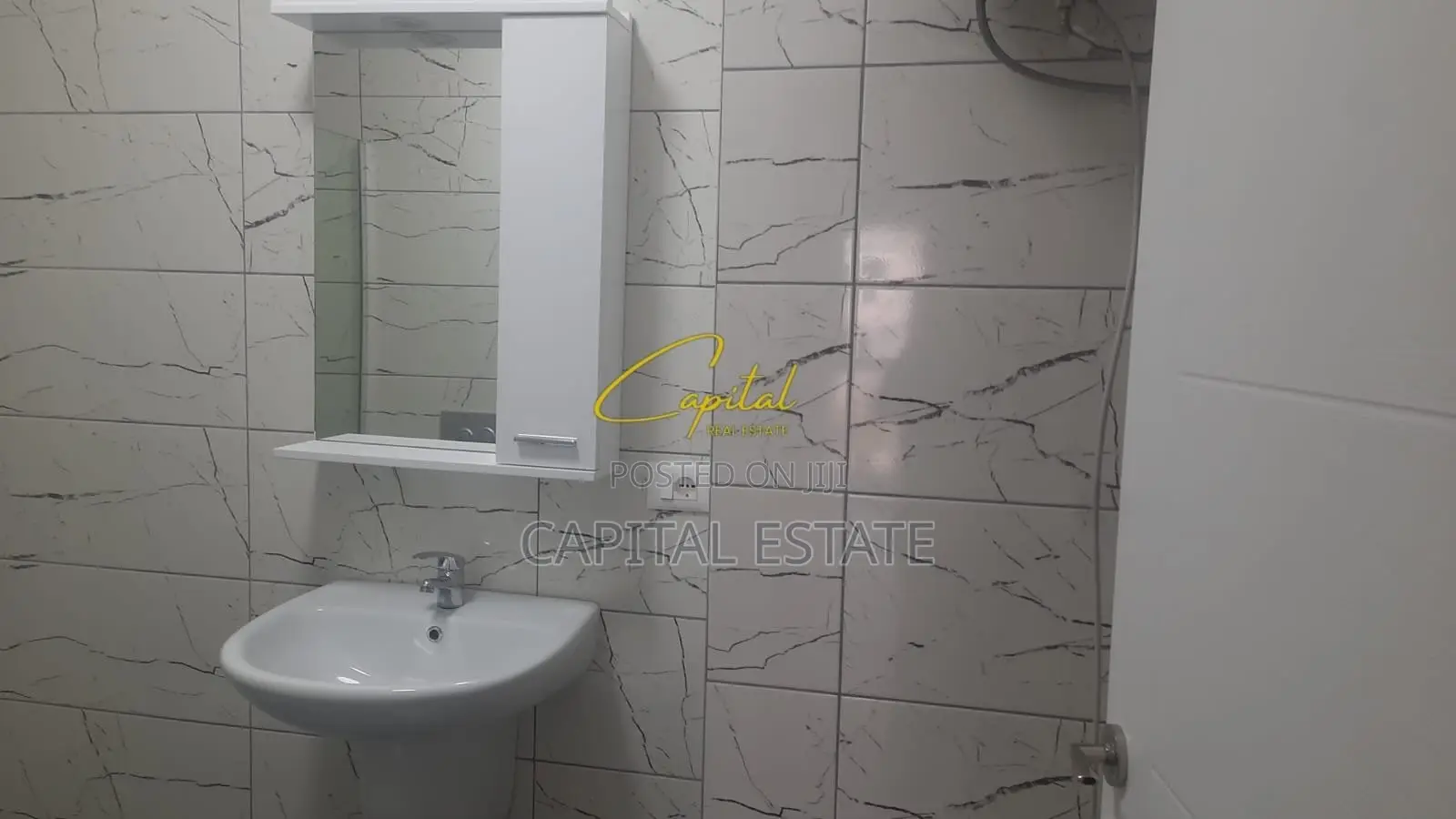 APARTAMENT ME QIRA 2+1+2 XHAMLLIKU 60.000 LEKE