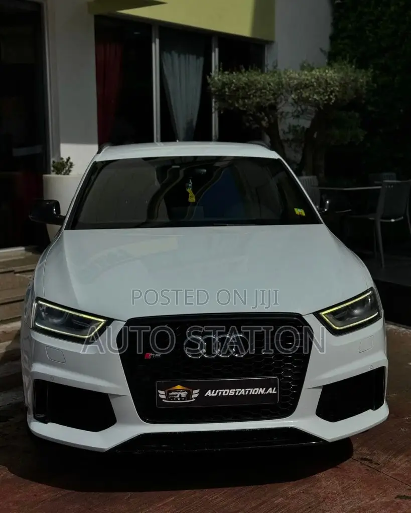 AUDI RSQ3