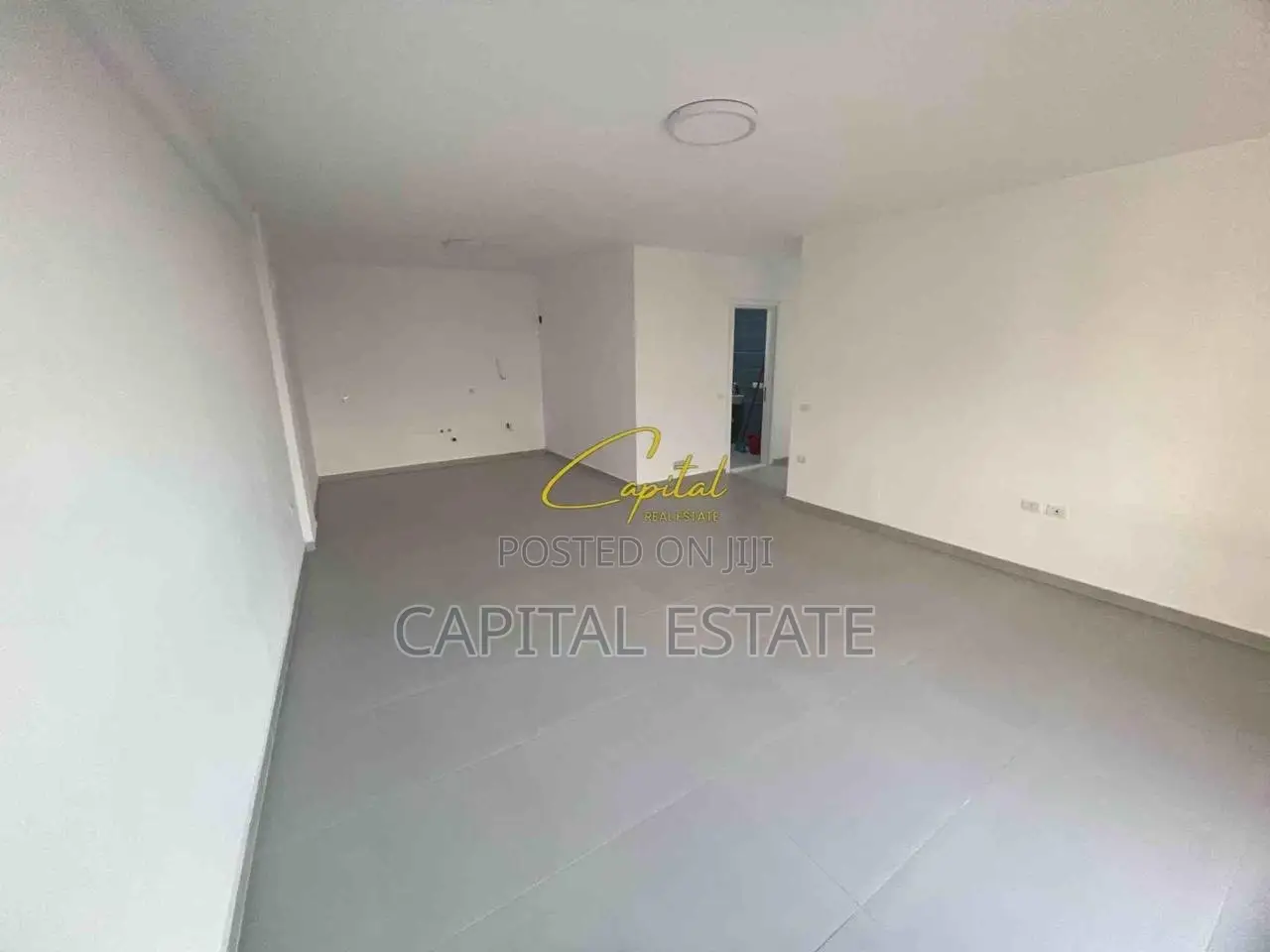 ZYRE ME QIRA 110 M2 RRUGA E DIBRES 40.000 LEKE