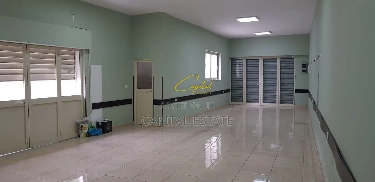 AMBIENT BIZNESI ME QIRA 100 M2 RRUGA BARDHYL 100.000 LEKE