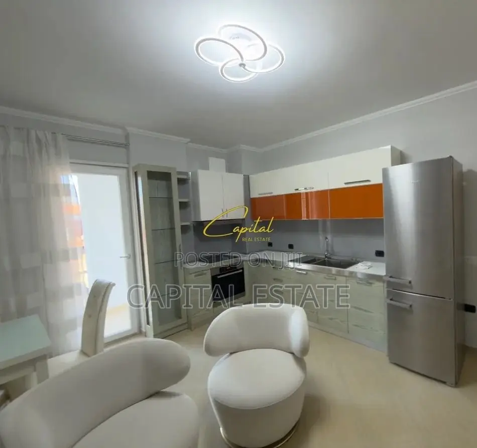 APARTAMENT ME QIRA 1+1 21 DHJETORI 650 EURO