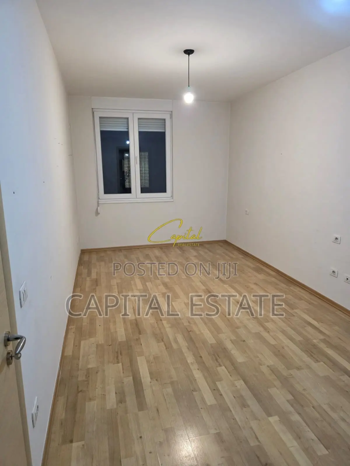 AMBIENT BIZNESI ME QIRA 105 M2 21 DHJETORI 650 EURO