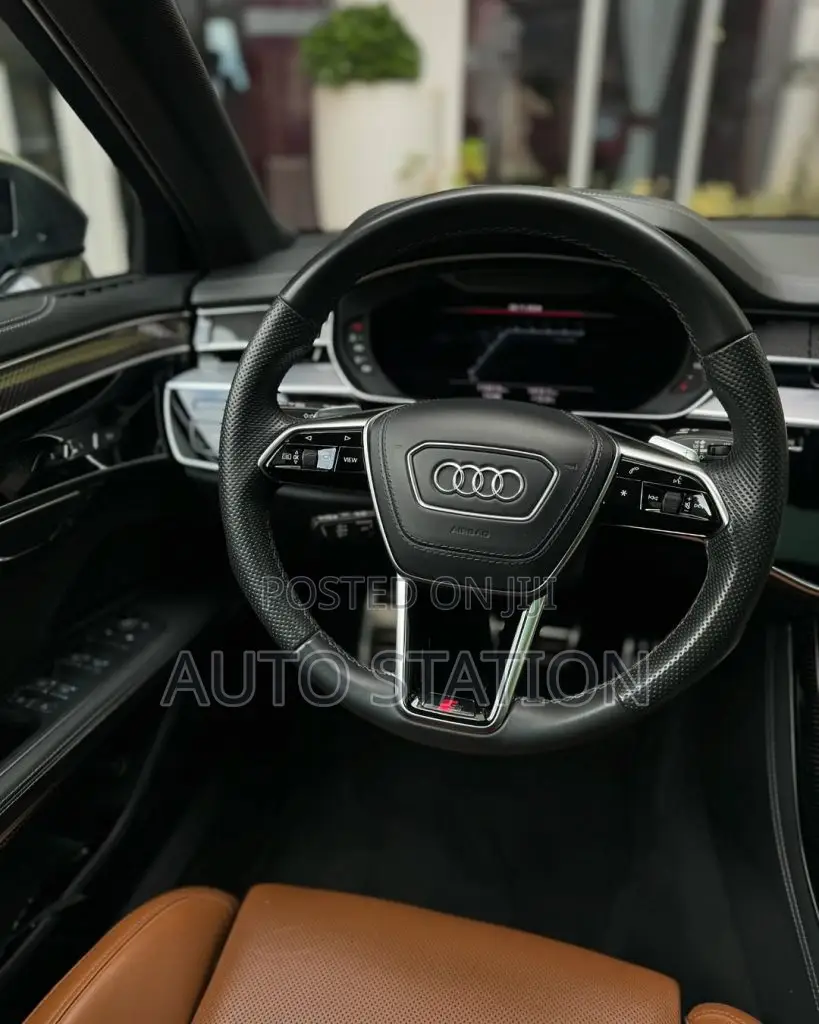 Audi S8