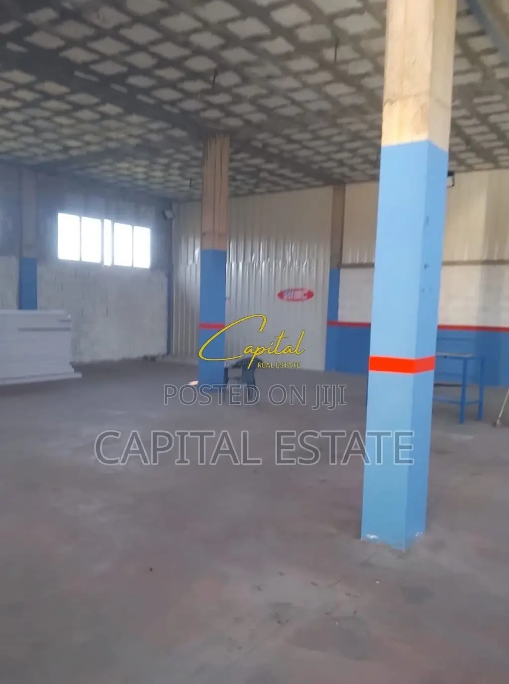 MAGAZINE EM QIRA 350 M2 VORE 1.200 EURO