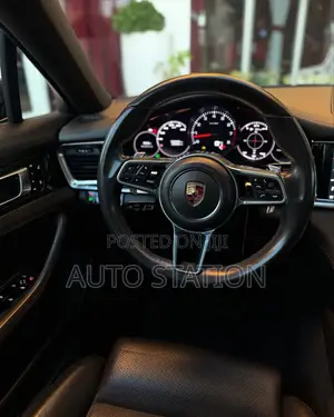 Porsche Panamera 4S