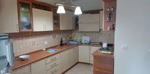 ZYRE ME QIRA 150 M2 ISH EKSPOZITA 120.000 LEKE