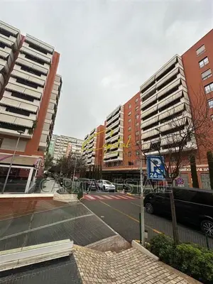 ZYRE ME QIRA 250 M2 KOMPLEKSI DELIJORGJI 2.500 EURO
