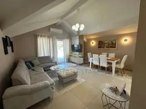 APARTAMENT ME QIRA 2+1 XHAMLLIKU 750 EURO