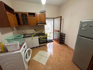 GARSONIERE ME QIRA 40 M2 ISH SATCIONI TRENIT 30.000 LEKE