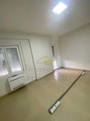 AMBIENT BIZNESI ME QIRA 93 M2 RRUGA E KOSOVAREVE 100.000 LEKE
