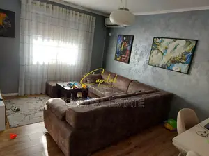 APARTAMENT ME QIRA 2+1 XHAMLLIKU 50.000 LEKE