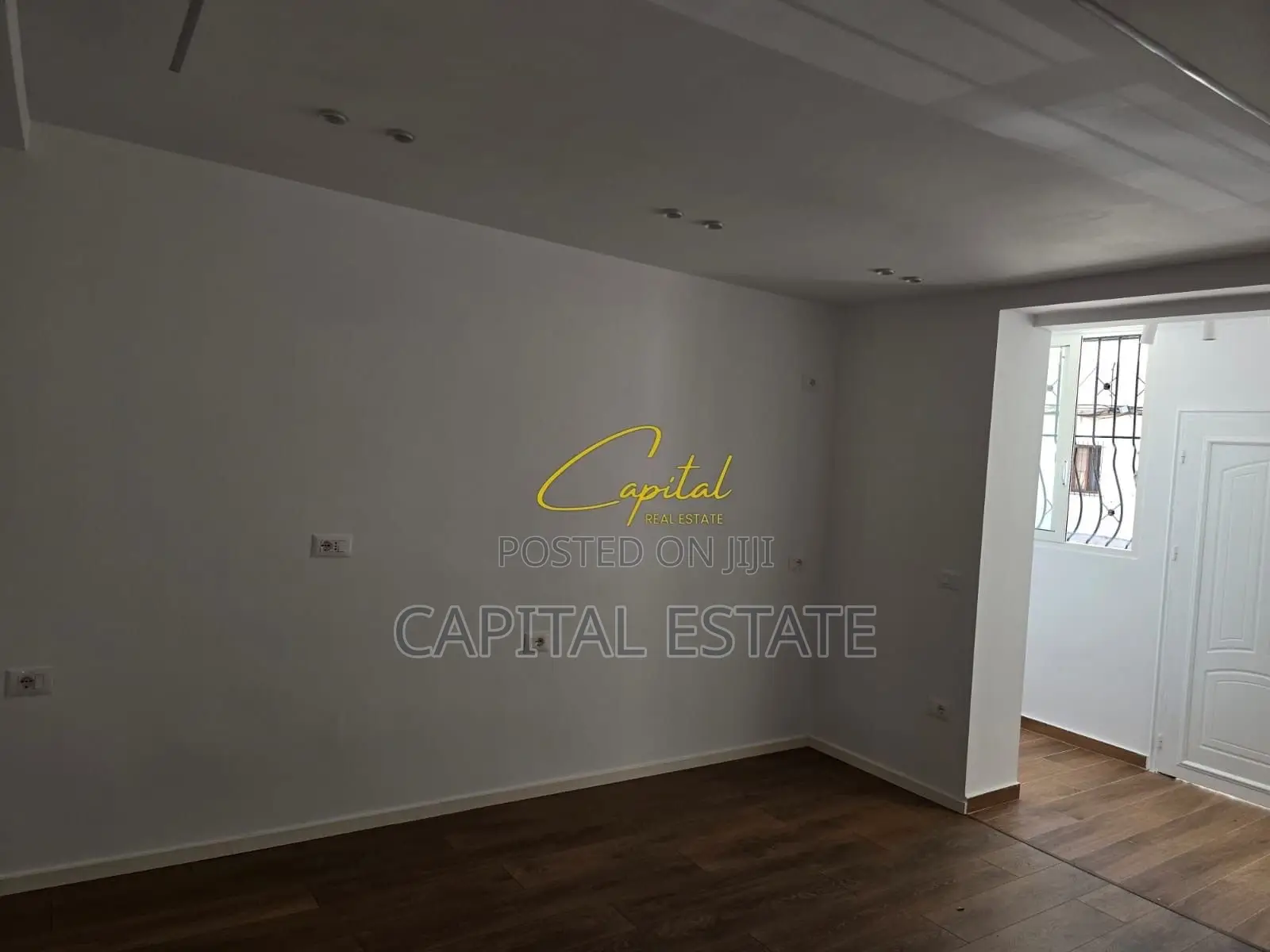 SHITET GARSONIERE 30 M2 PAZARI I RI 83.000 EURO