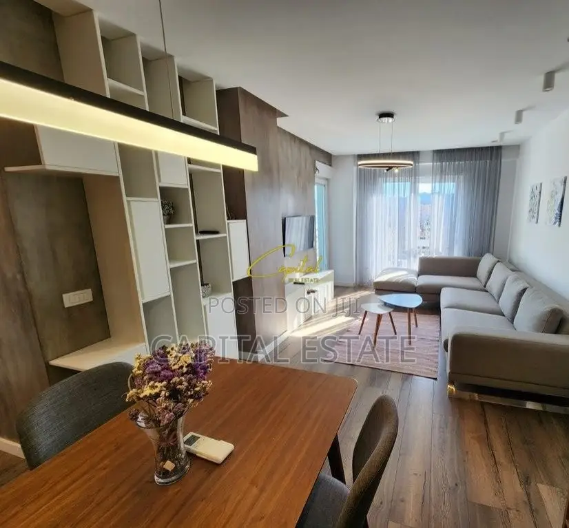 APARTAMENT ME QIRA 2+1+2 21 DHJETORI 880 EURO