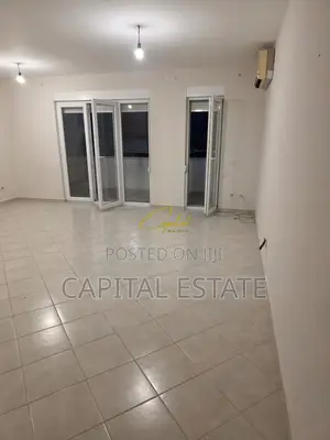 AMBIENT BIZNESI ME QIRA 105 M2 21 DHJETORI 650 EURO