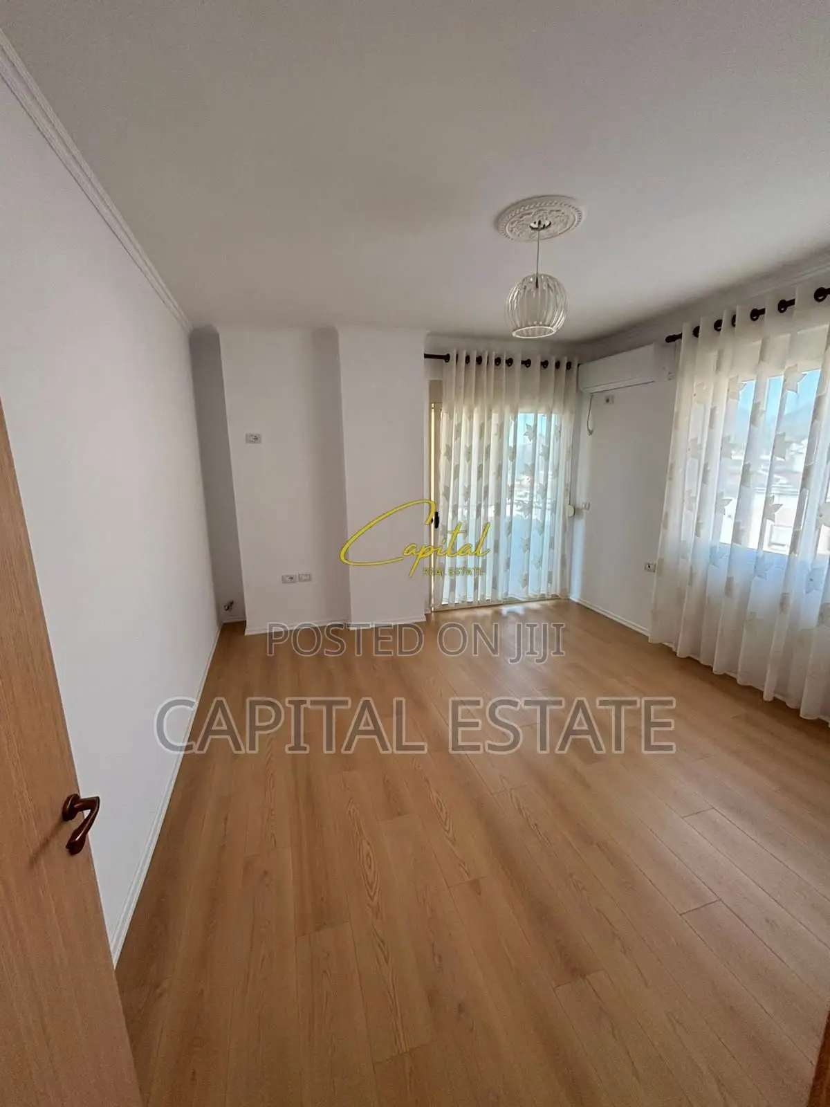 SHITET APARTAMENT 2+1 FRESKU 13.500.000 LEKE