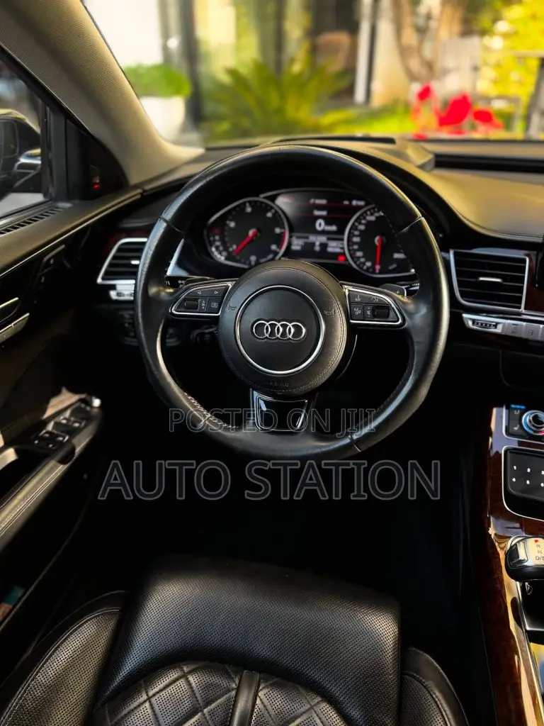 SHITET Audi A8