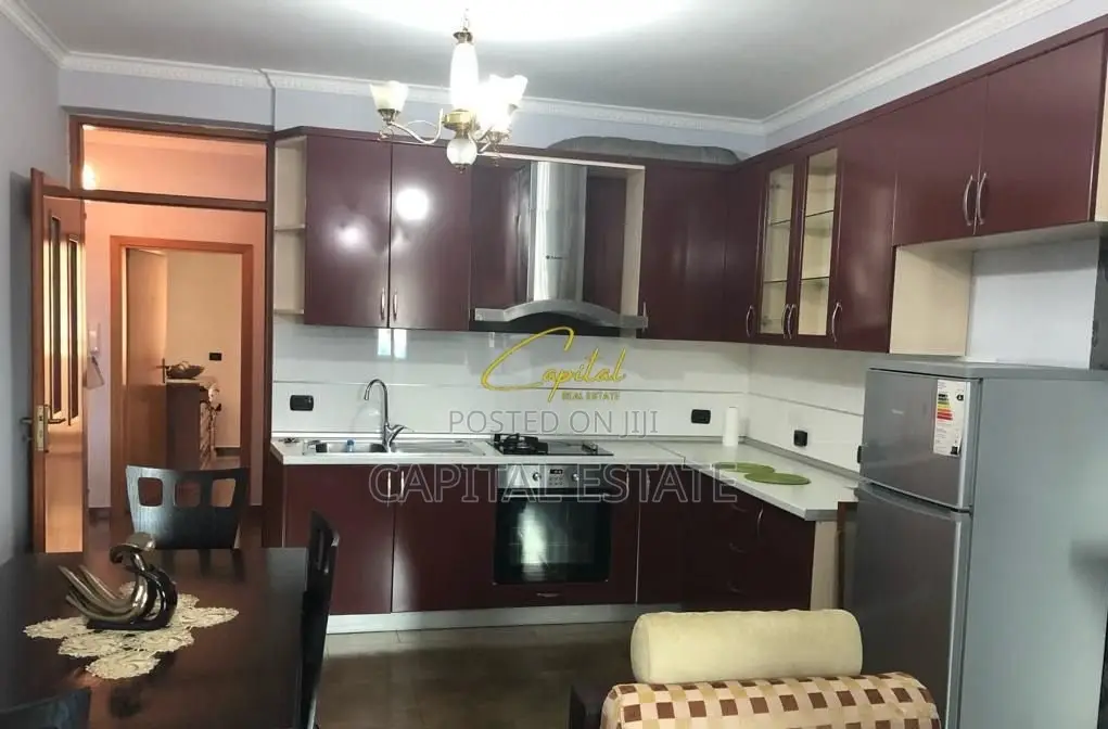 APARTAMENT ME QIRA 2+1 RRUGA E DIBRES 65.000 LEKE