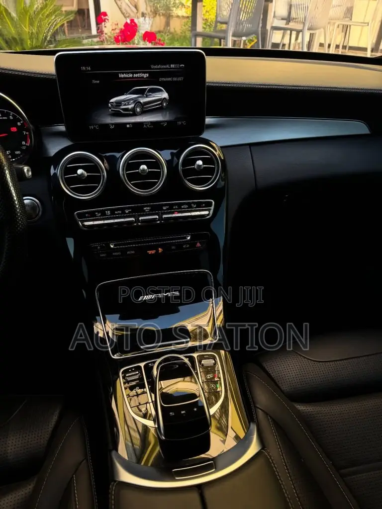 Mercedes Benz C63 AMG