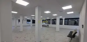 AMBIENT BIZNESI ME QIRA 350 M2 QENDRA TREGTARE TEG 3000 EURO