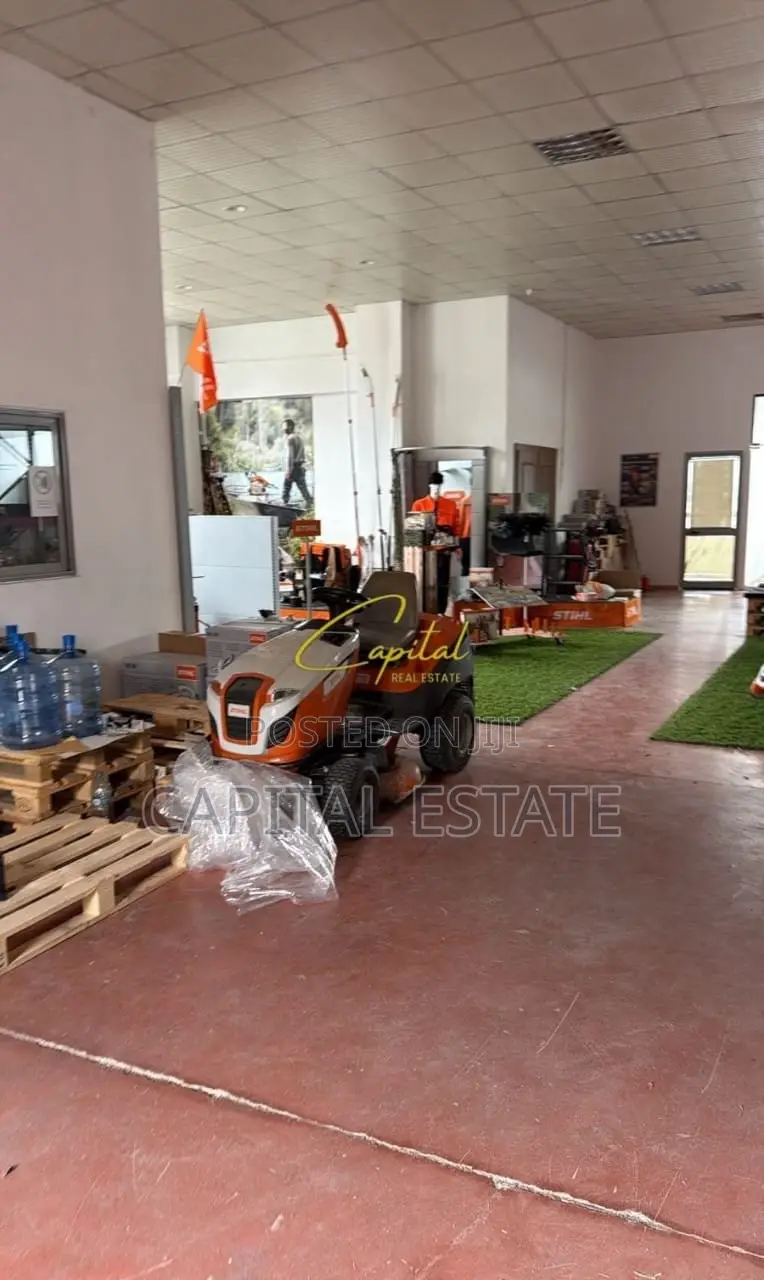 KAPANON ME QIRA 1000 M2 AUTOSTRADA TR-DR 4000 EURO