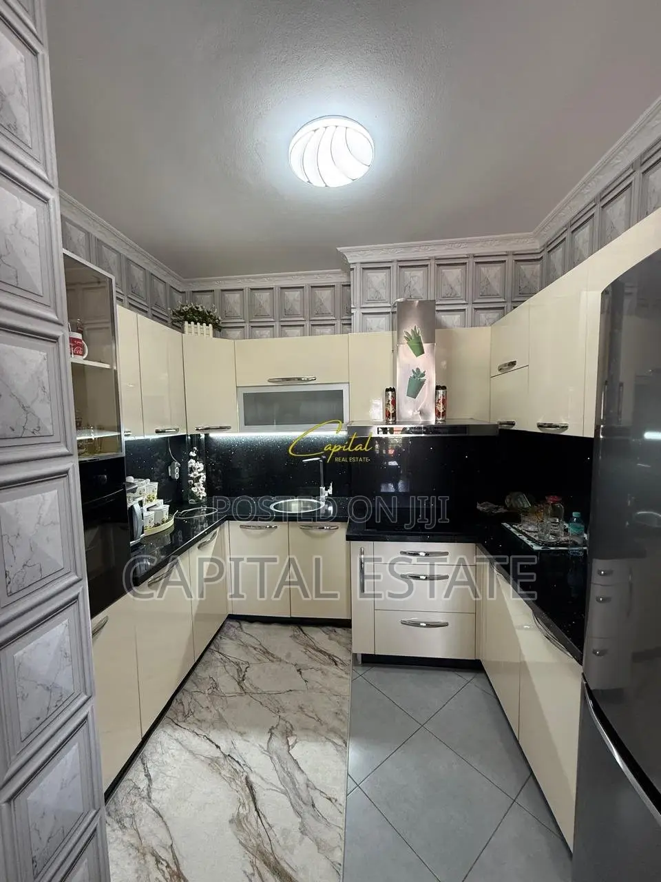SHITET APARTAMENT 2+1 ISH STACIONI TRENIT 260.000 EURO