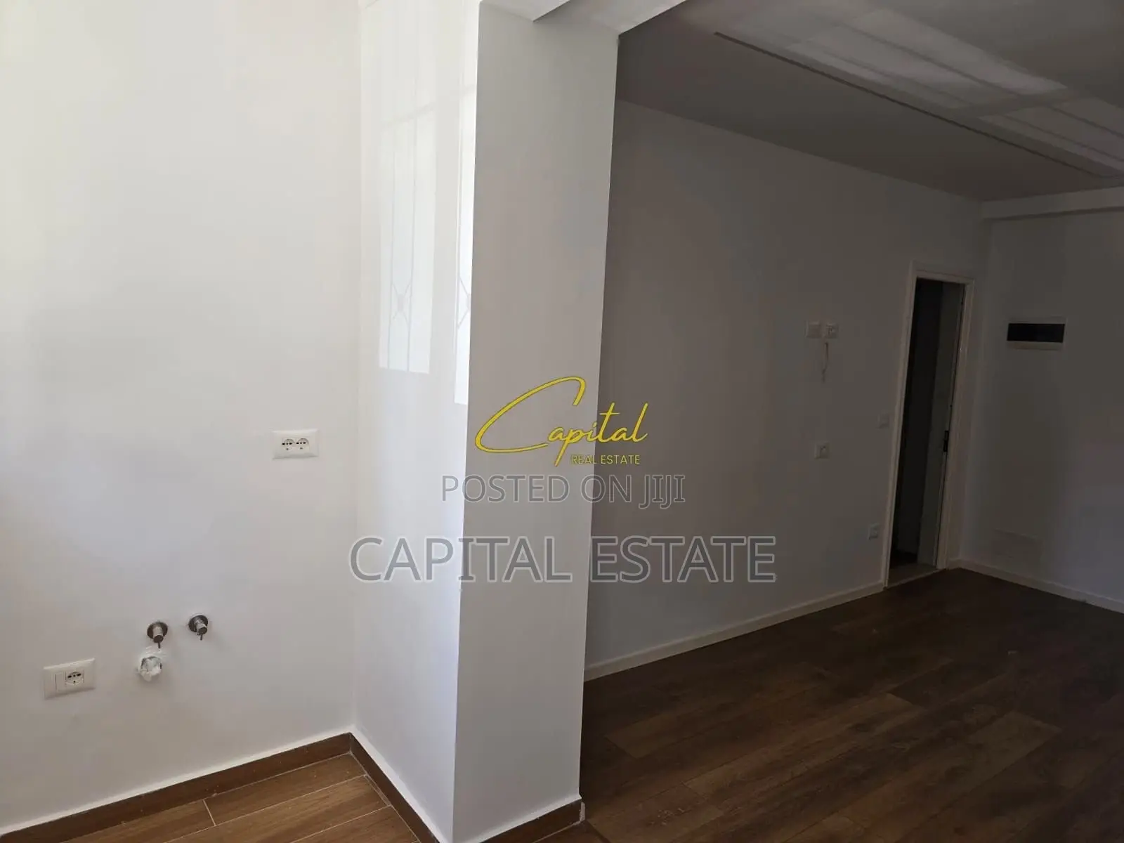 SHITET GARSONIERE 30 M2 PAZARI I RI 83.000 EURO