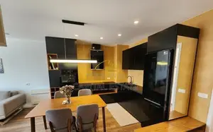 APARTAMENT ME QIRA 2+1+2 21 DHJETORI 880 EURO