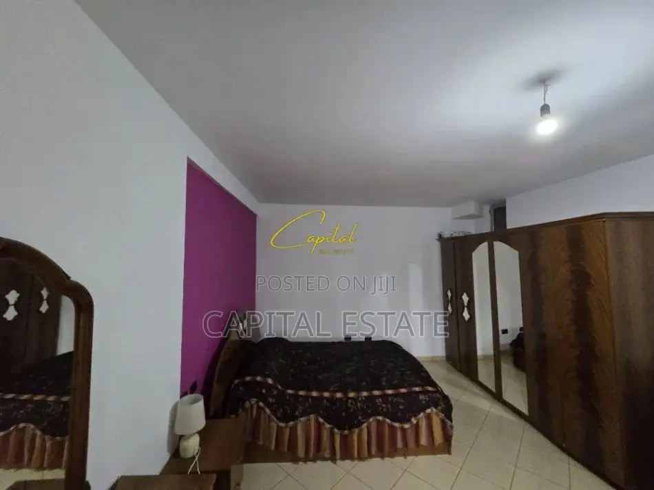 APARTAMENT ME QIRA 2+1 PALLATI ME SHIGJETA 550 EURO