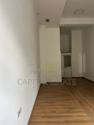AMBIENT BIZNESI ME QIRA 28 M2 XHAMLLIKU 40.000 LEKE