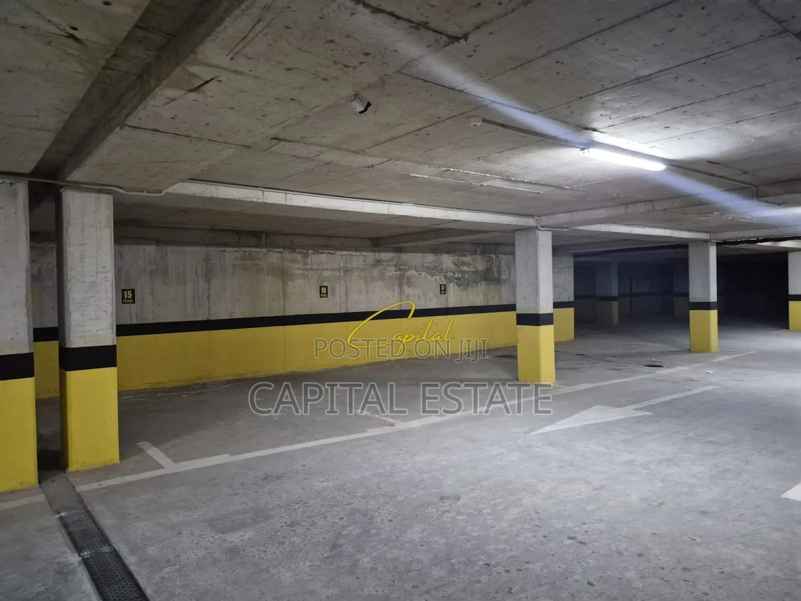 SHITEN 4 POSTE PARKIMI 81 M2 XHAMLLIKU 100.000 EURO