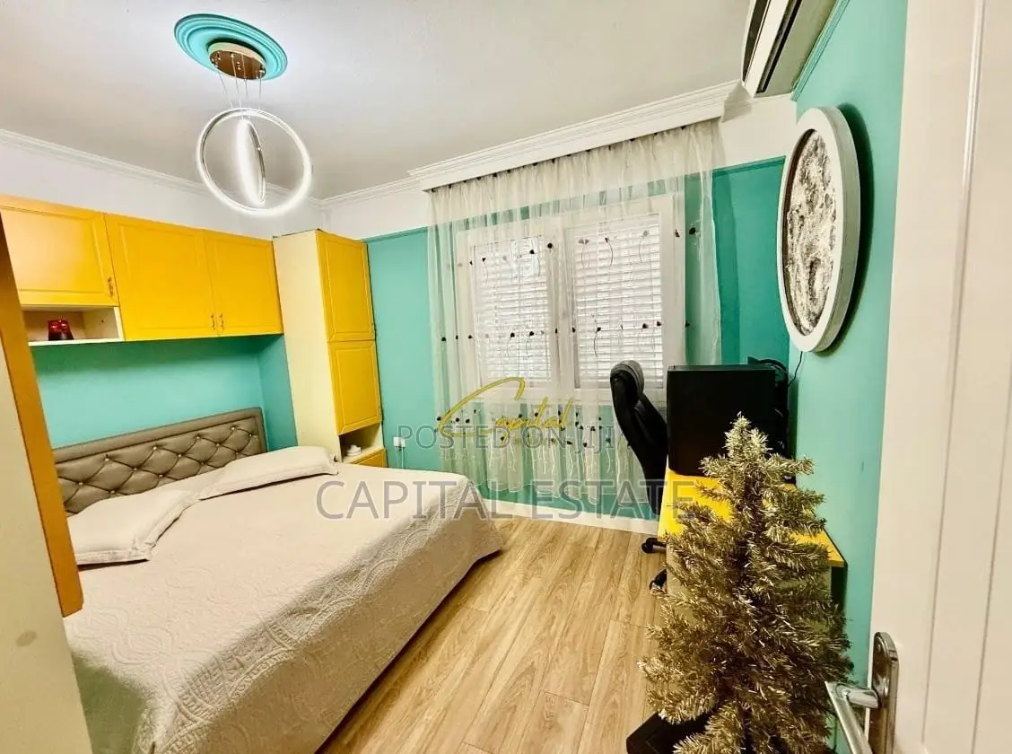 APARTAMENT ME QIRA 2+1+2 KOMUNA E PARISIT 1000 EURO
