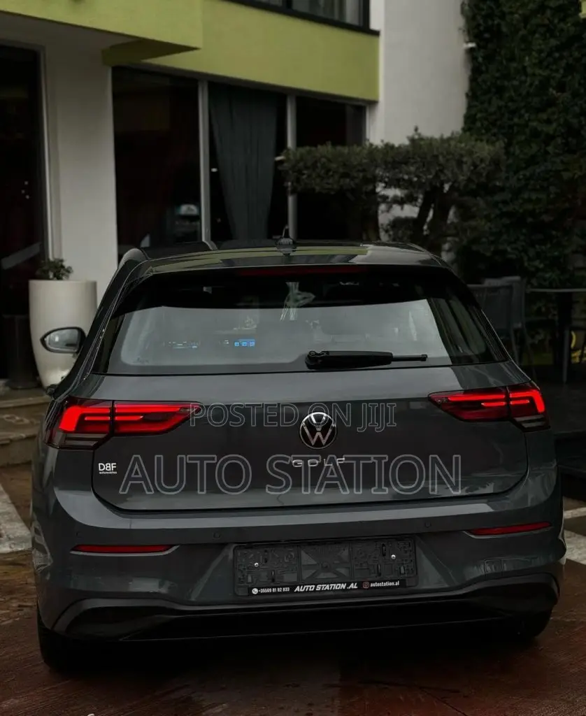 GOLF 8