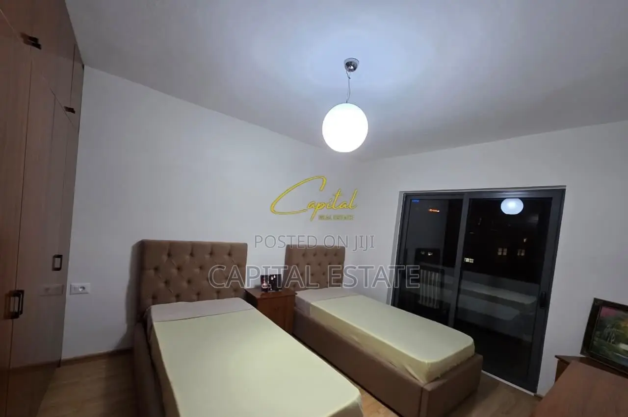 APARTAMENT ME QIRA 4+1+2 RRUGA MINE PEZA 1.200 EURO
