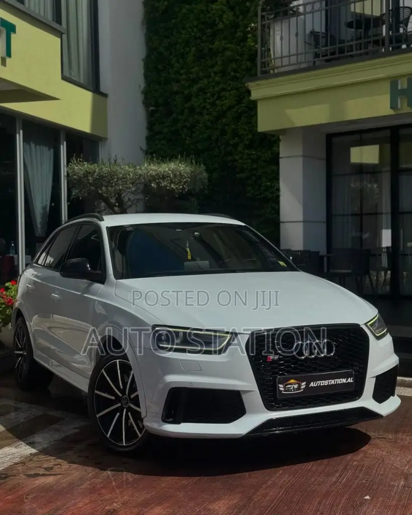 AUDI RSQ3