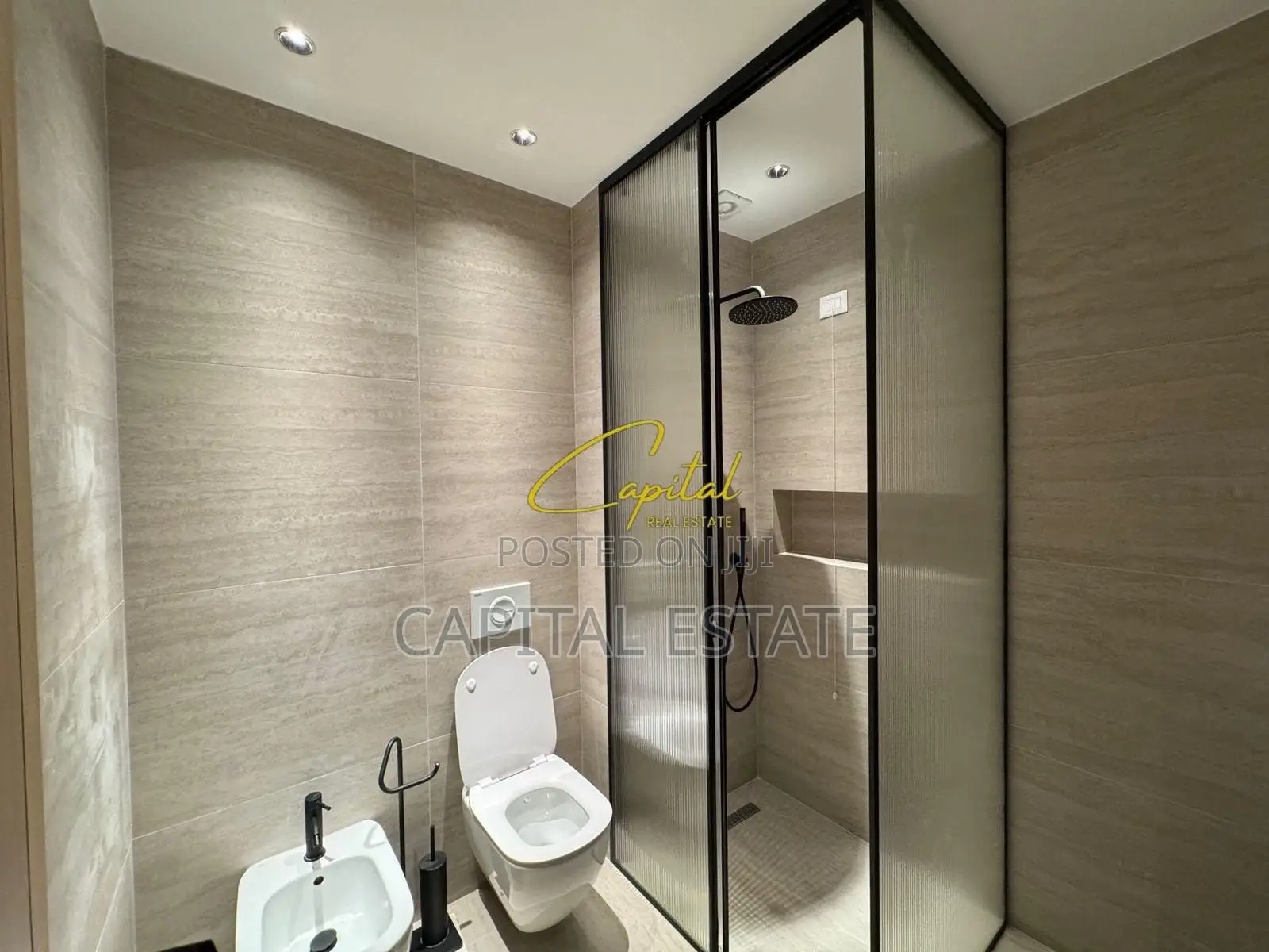 APARTAMENT ME QIRA 1+1 KOMUNA E PARISIT 950 EURO